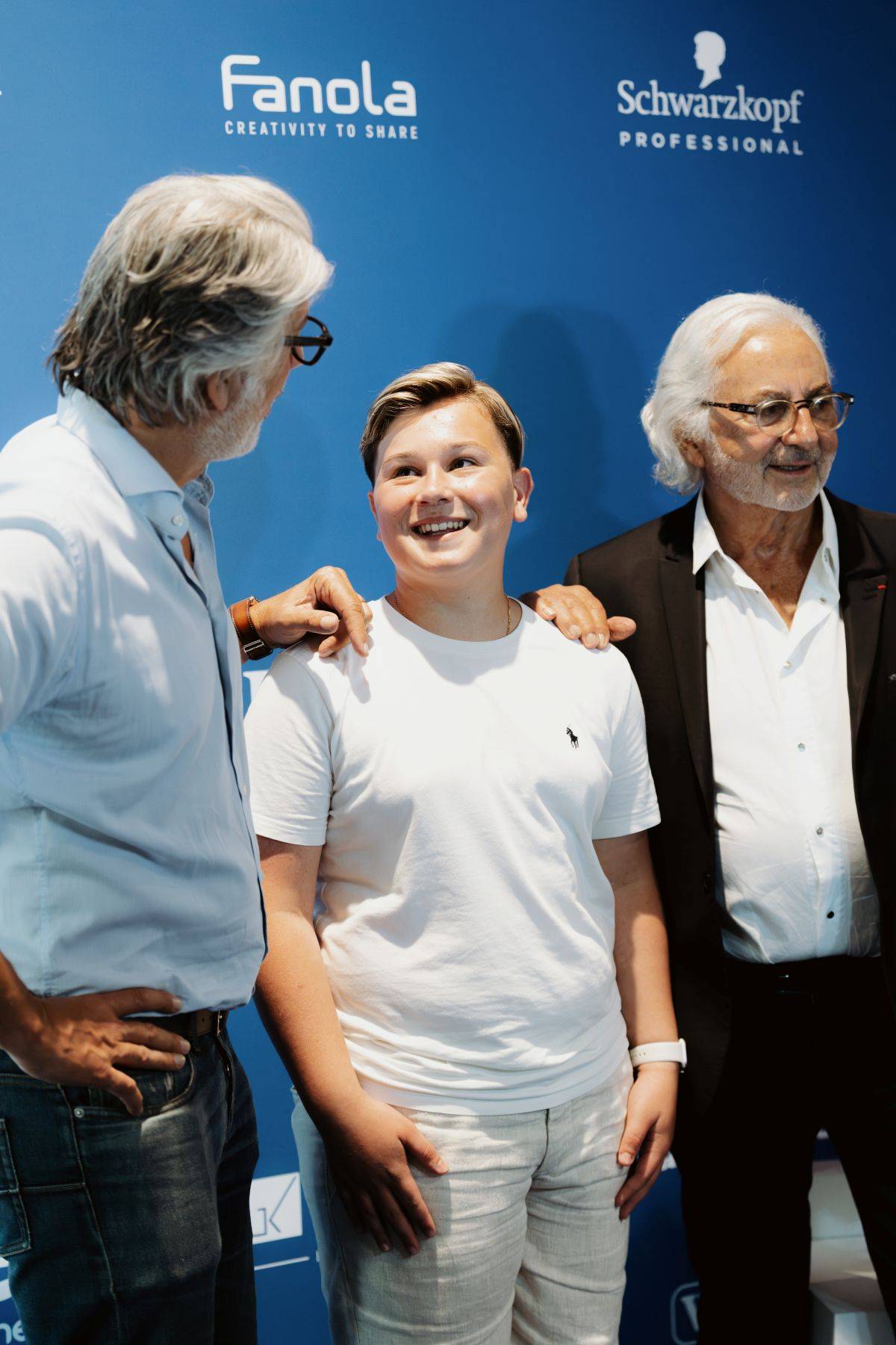 Franck et Fabien Provost avec une future promesse de la coiffure au Bleu Libellule Pro Tour Marseille
