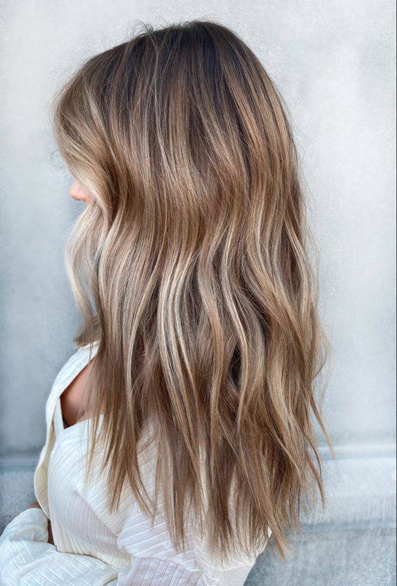 Quel balayage pour quelle couleur de base de cheveux ? [2023]