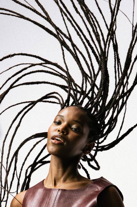 Sebastian_Restage_2025_Website_BTS_Model_Meyron_01