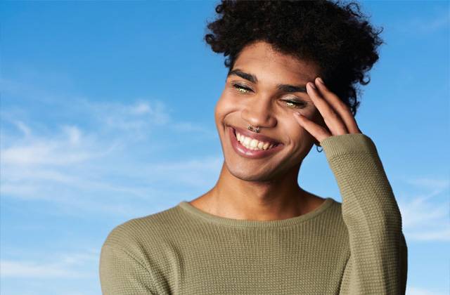 5 étapes cheveux bouclés
