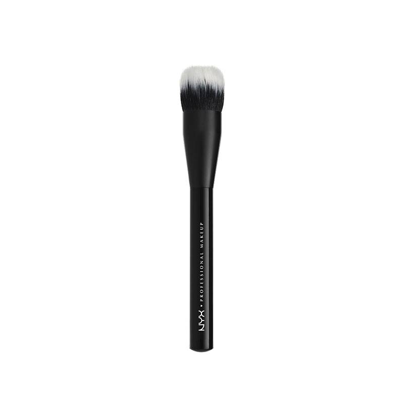 Pinceau fond de teint duo fibre pro de la marque NYX Professional Makeup - 1